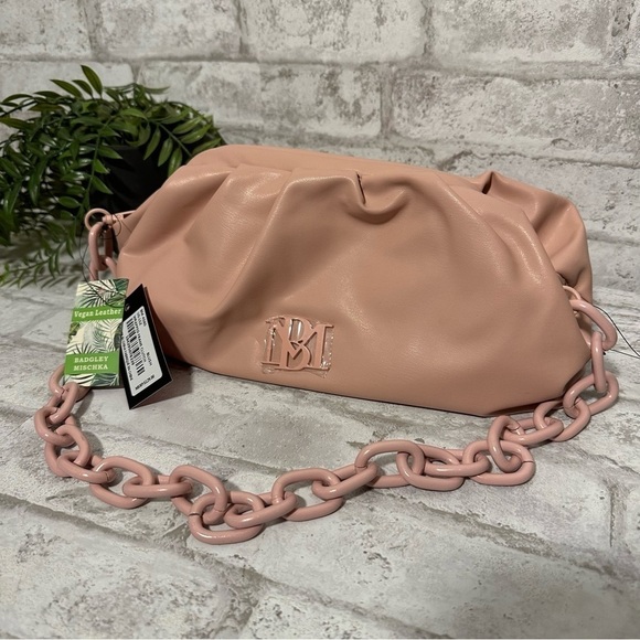 NWT BADGLEY MISCHKA Blush Pink Wrapped‎ Frame Clutch Ruched Chain Vegan Leather - Picture 8 of 8